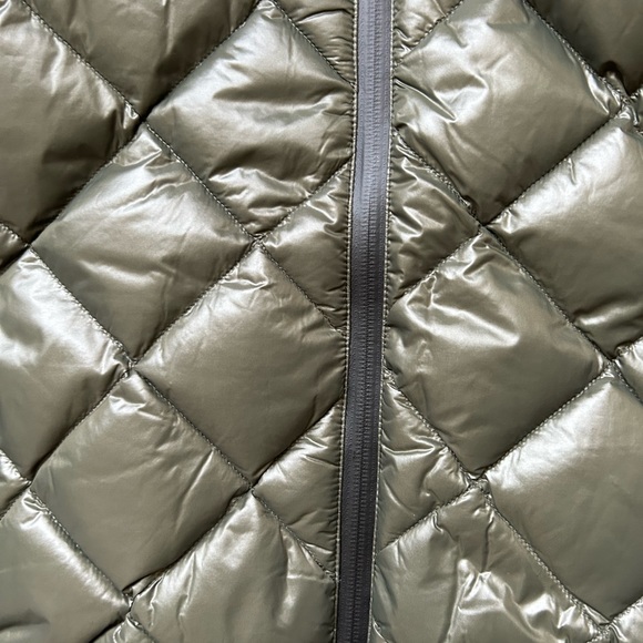 MOOSE KNUCKLES Bomber Jacket - Picture 10 of 13